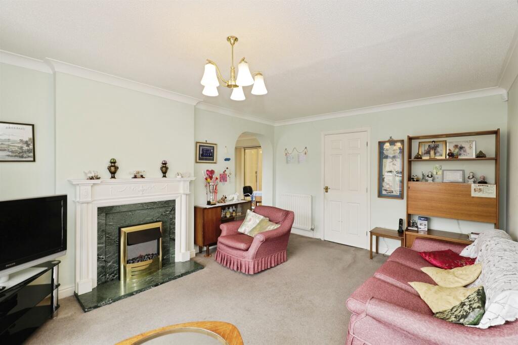 House in Leeds, West Yorkshire - View 2