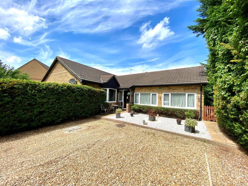 Main image of property: Clive Close, Potters Bar