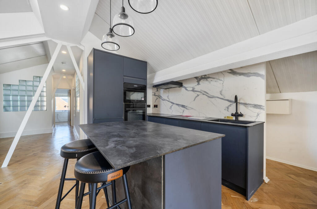Apartment in London - More