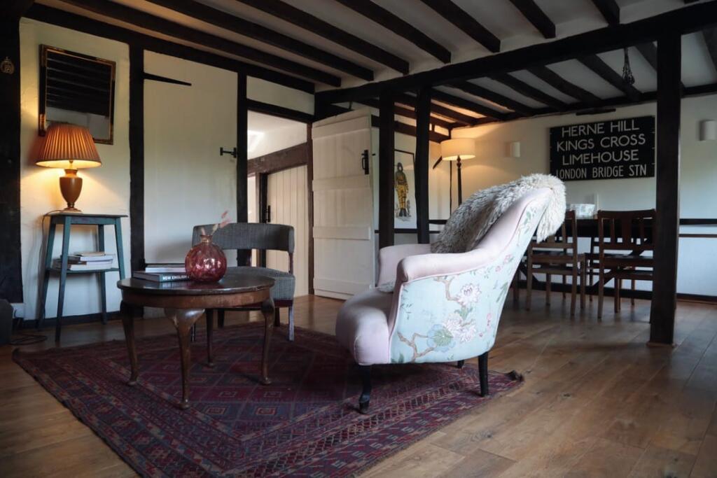 House in Tonbridge - More