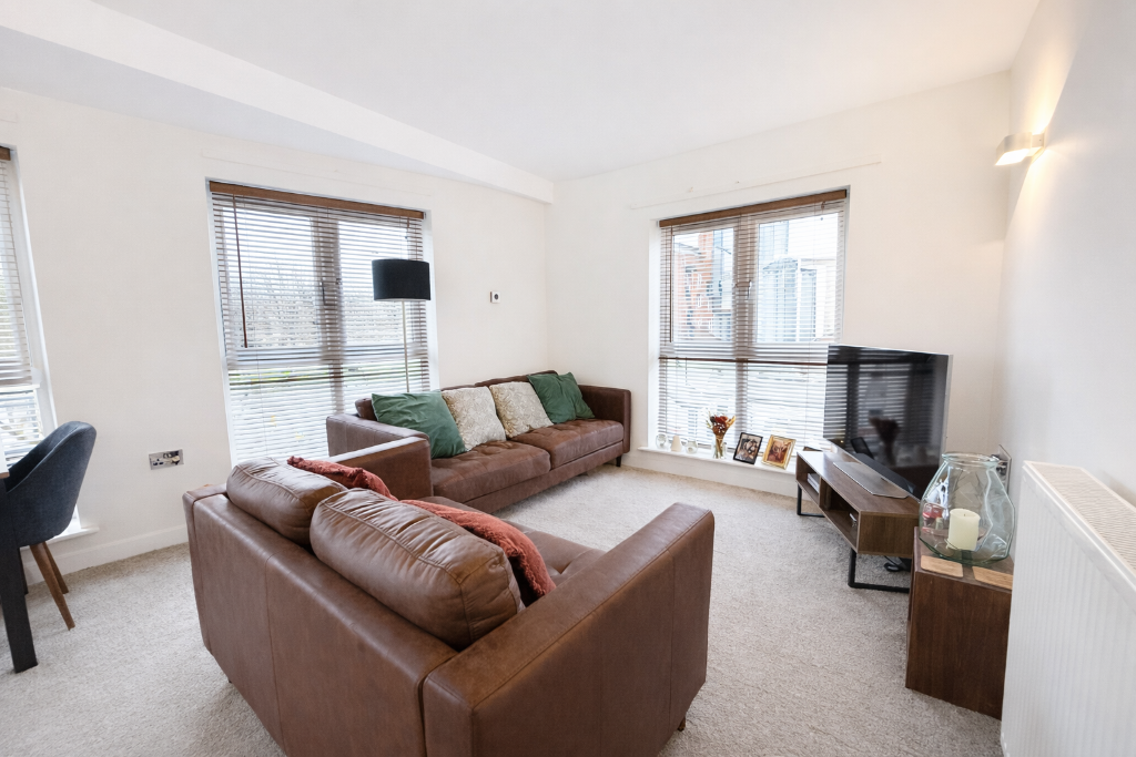 Pennine Court, Belmont Way, Stockport, SK4 photo 2