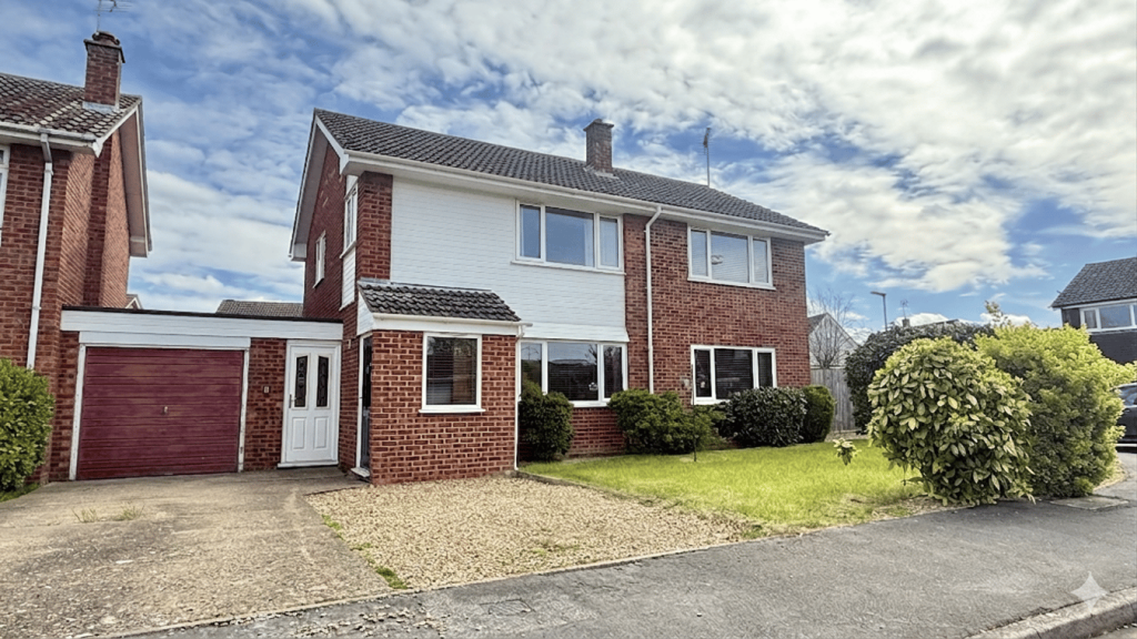 5-bed detached on Waterside Close, Bourne, PE10, £350,000