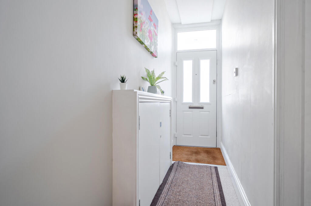Apartment in Worthing, Broadwater - View 5