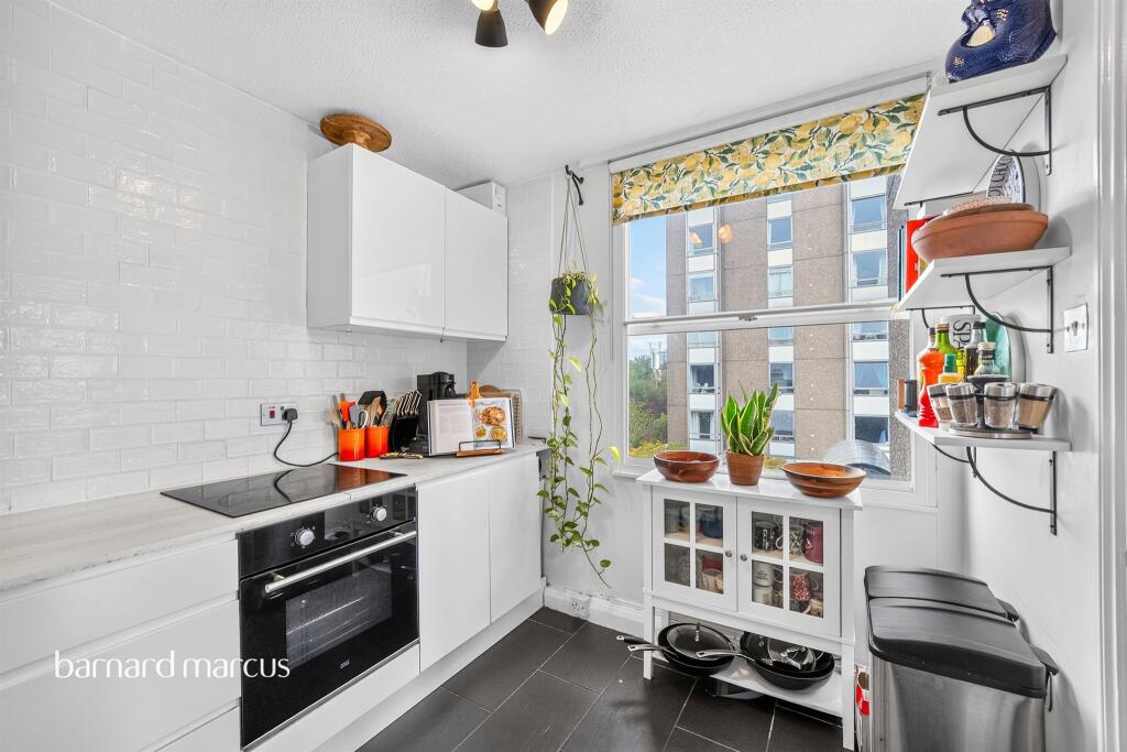 Apartment in London - More