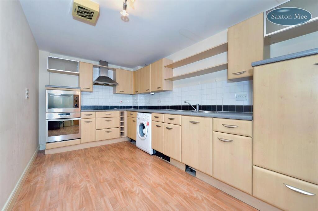 Apartment in Sheffield, Moorhead, City Centre - More