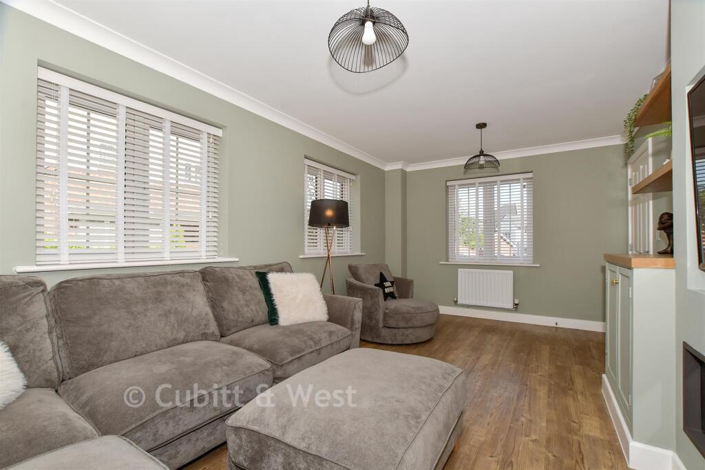 Kilnwood Close, Faygate, West Sussex - View 5