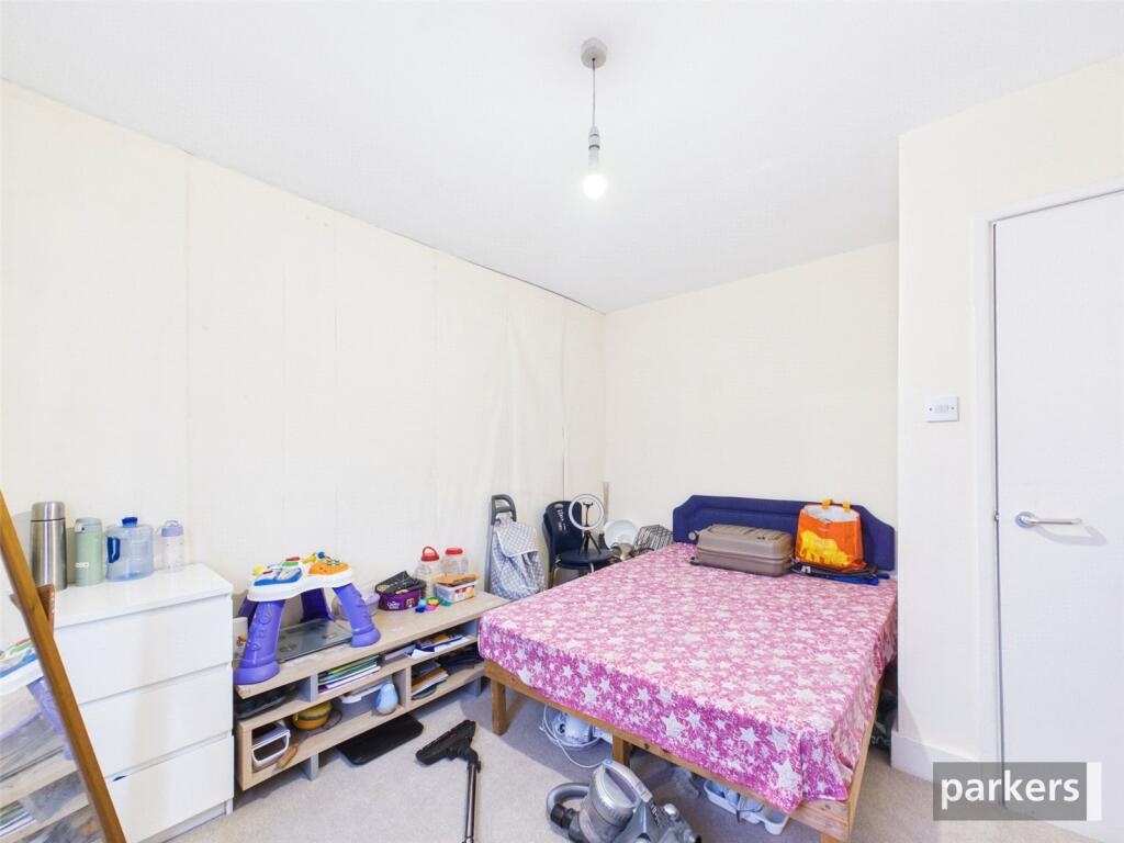 Apartment in Reading - View 5