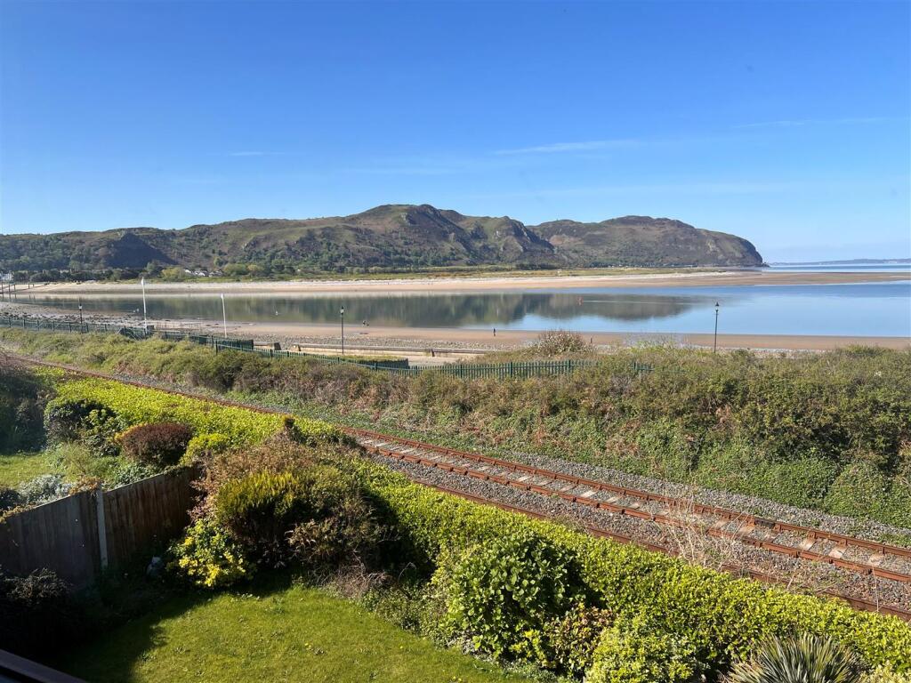 3-bed detached on Marine Gardens, Deganwy, Conwy, £595,000