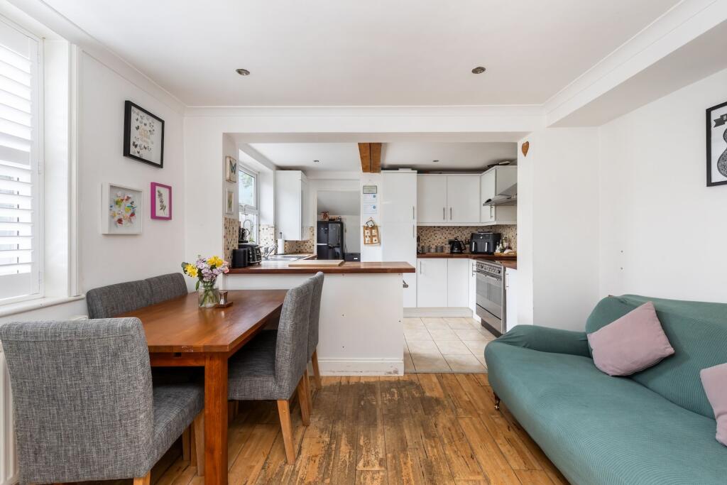 House in Horsham, Roffey, North Horsham - View 3