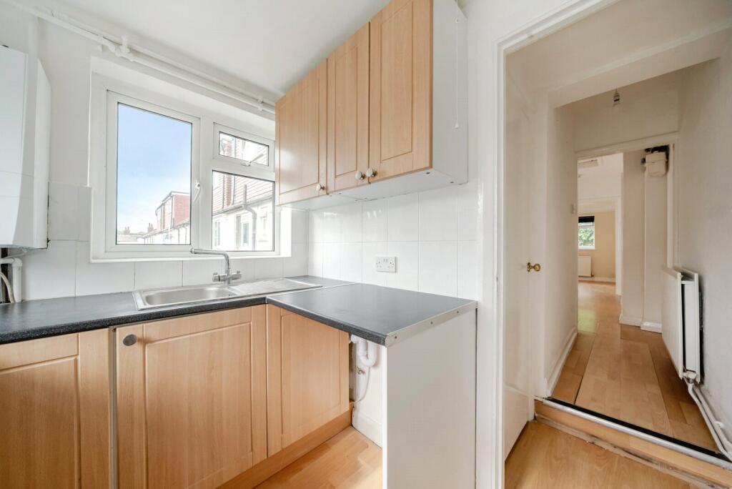 Apartment in London, Royal Borough of Kingston upon Thames - View 5