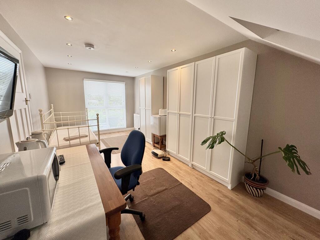 Main image of property: Longmead avenue, Bishopston