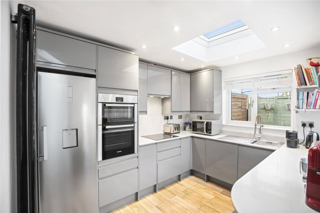 Higham Hill Road, Walthamstow, London, E17 photo 3