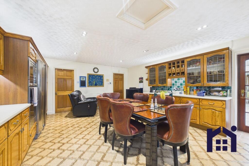 The Croft, Euxton, PR7 6LH photo 3