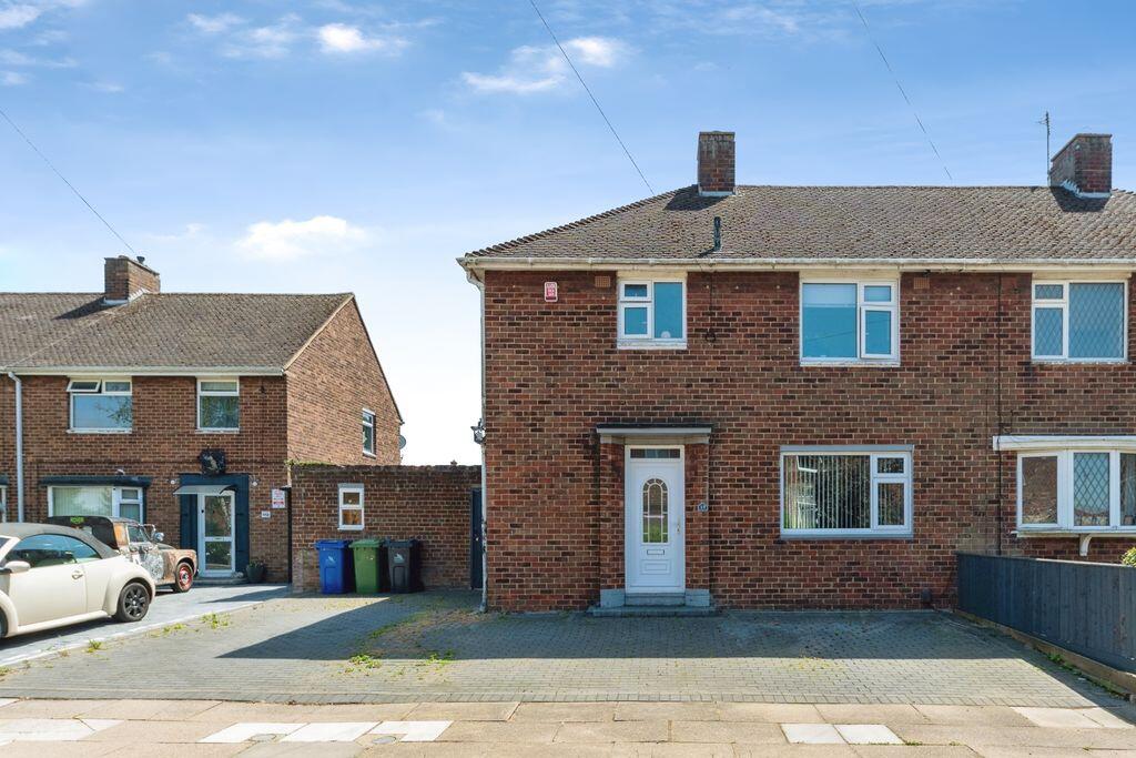 3-bed semi-detached on Bempton Grove, Grimsby, £179,950