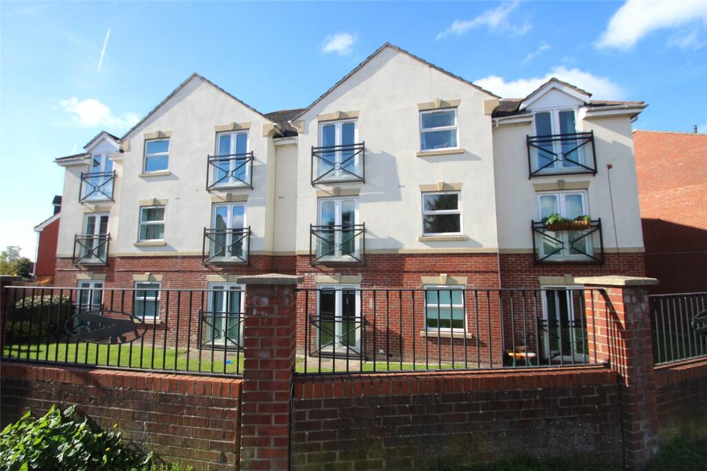 2-bed flat on Avro Court, Hamble, Southampton, Hampshire, SO31, £195,000