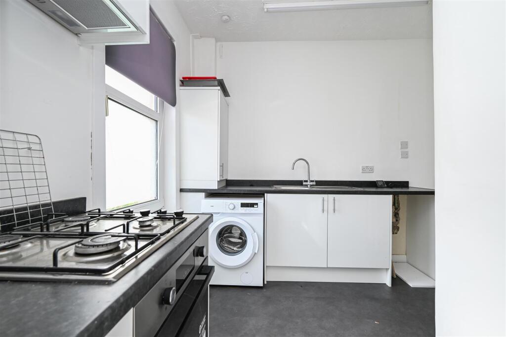 Apartment in Motherwell, South Lanarkshire - View 5