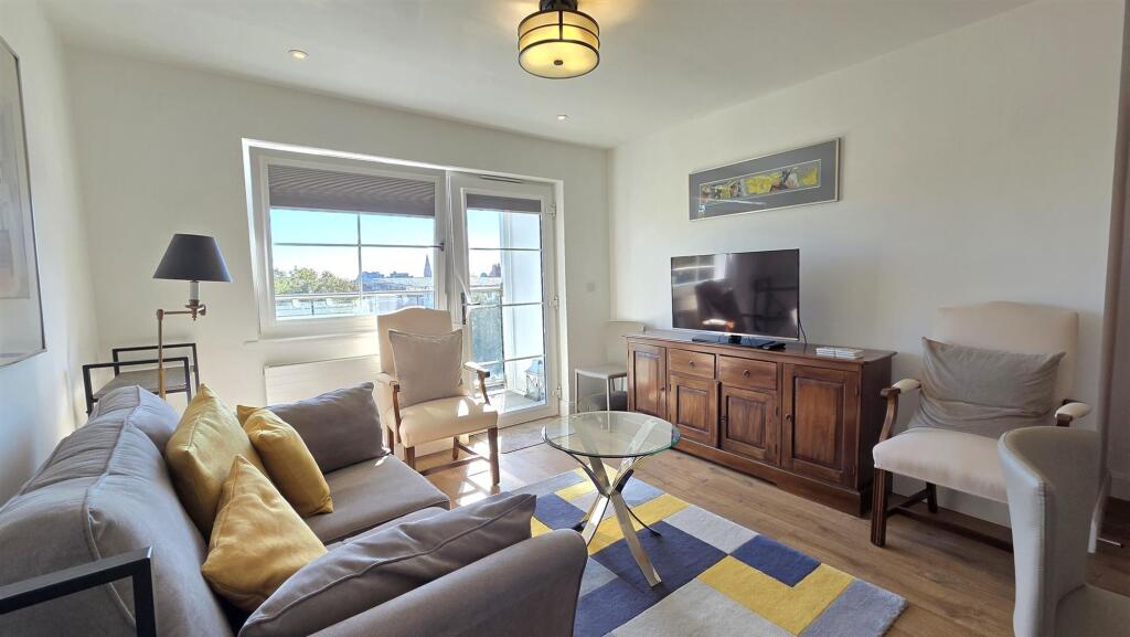 Apartment in Brighton - More