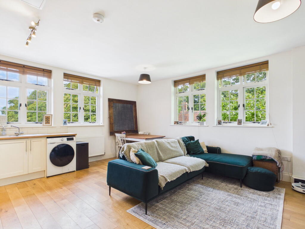 Apartment in Tonbridge - View 4