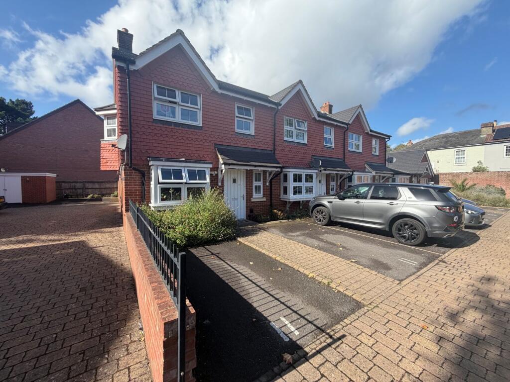 Main image of property: Laurel Gate, 7 Archers Road, Banister Park, Southampton, SO15 2LQ