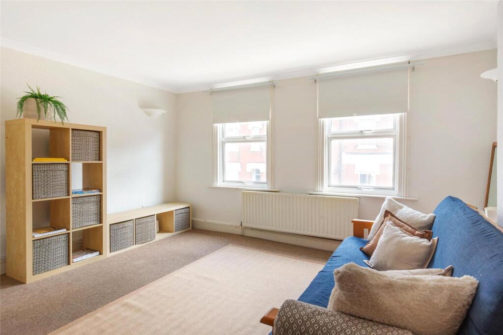 Apartment in London - View 5
