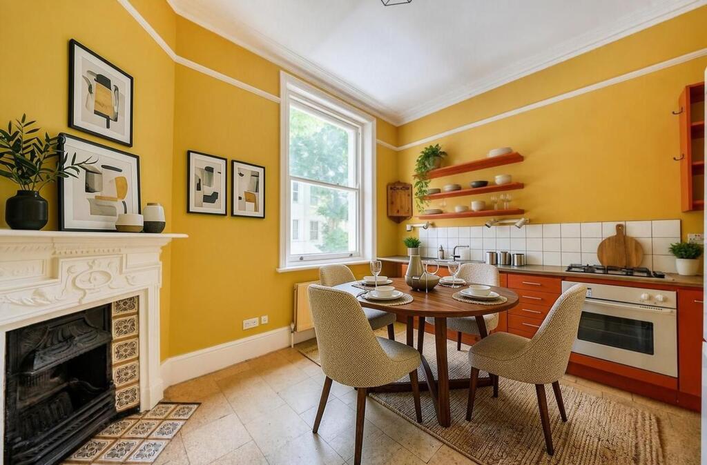 Apartment in London - View 5