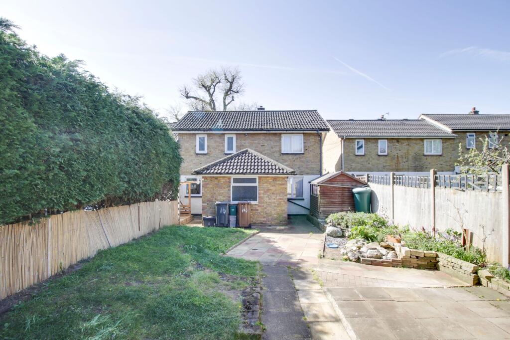 Broadwater Crescent, Stevenage, SG2 photo 2