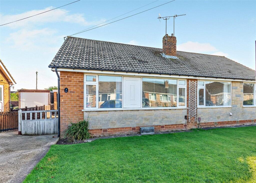 2-bed bungalow on Beckwith Road, Harrogate, North Yorkshire, HG2, £285,000