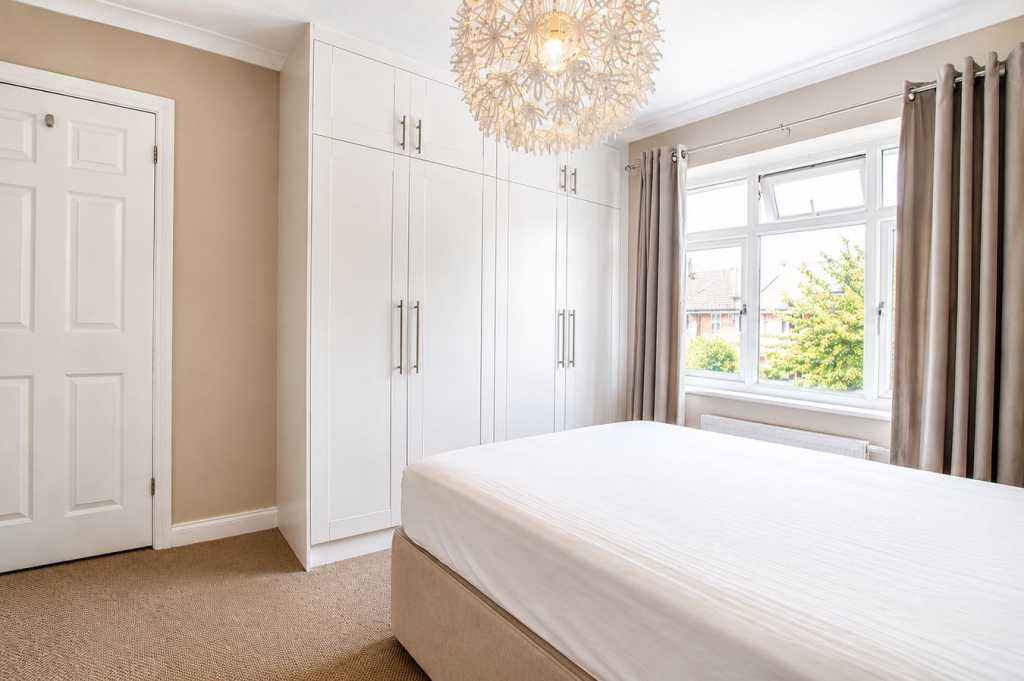 House in Shepperton, Surrey - View 5
