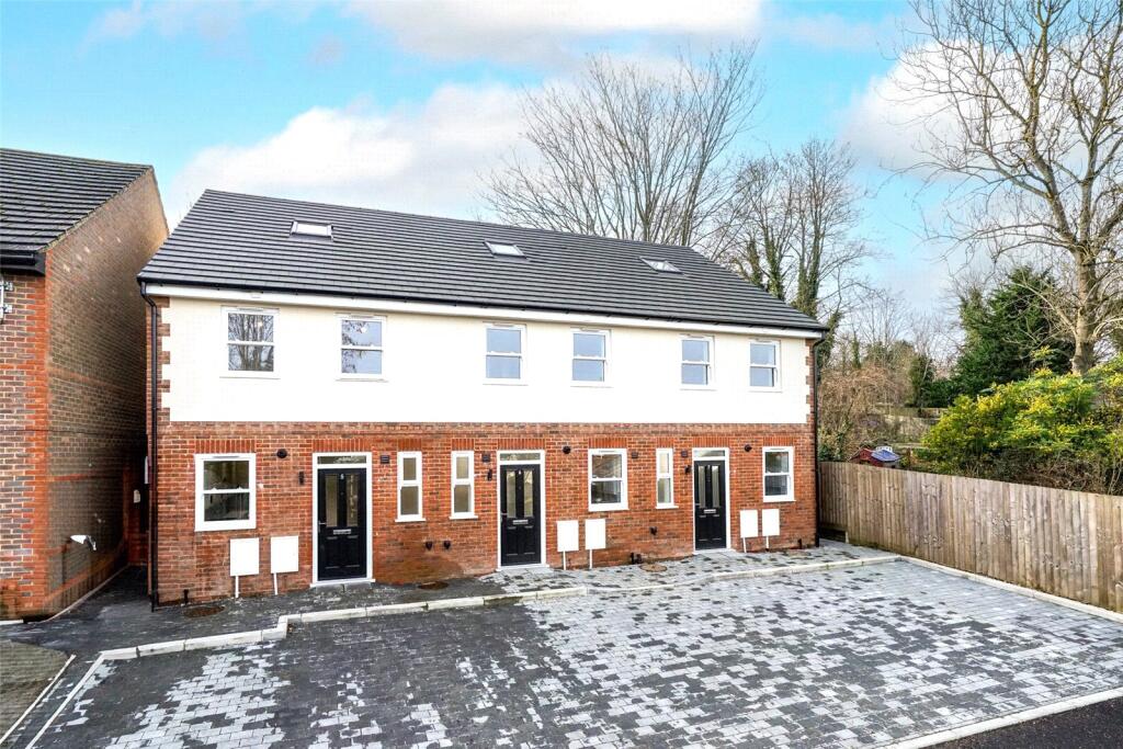 Main image of property: Aston Close, Apsley, Hemel Hempstead, Hertfordshire, HP3