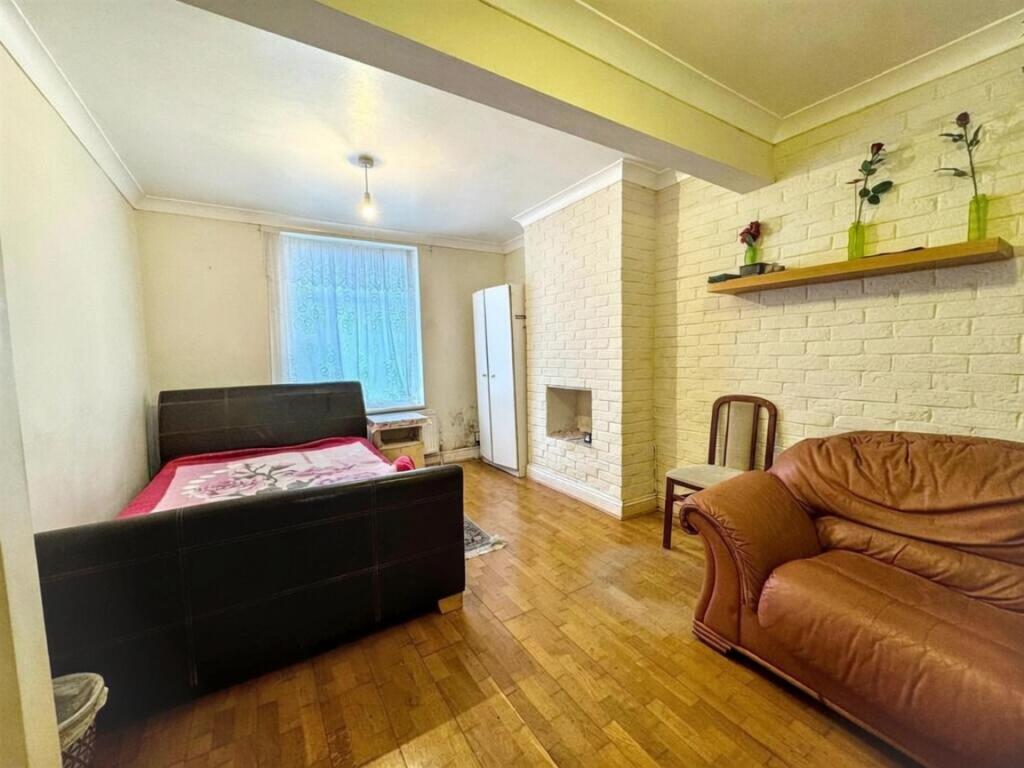 House in London, Burnt Oak, Colindale - View 5