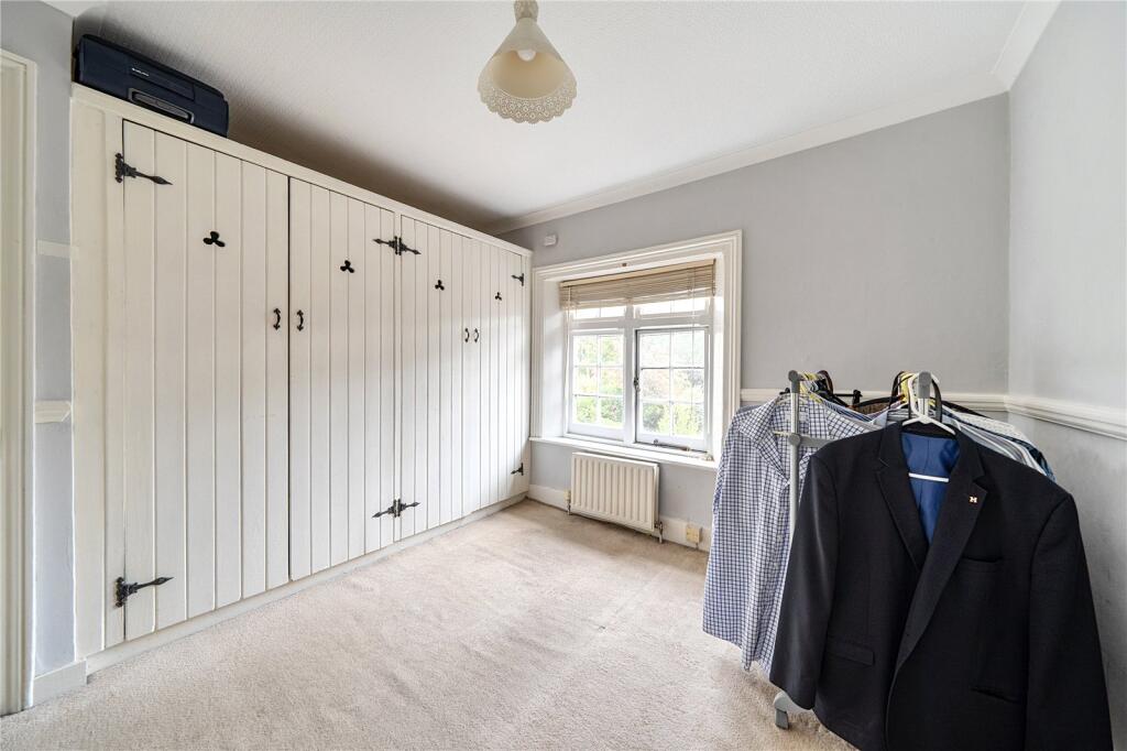 House in Dartford - More