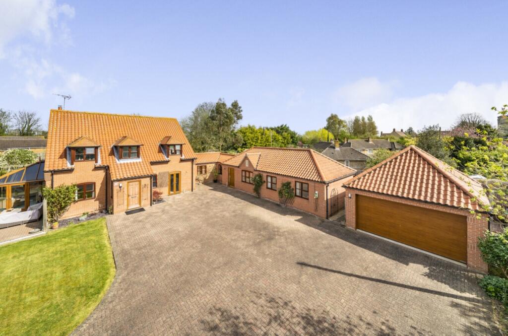 Main image of property: High Street, Osbournby, Sleaford, Lincolnshire, NG34