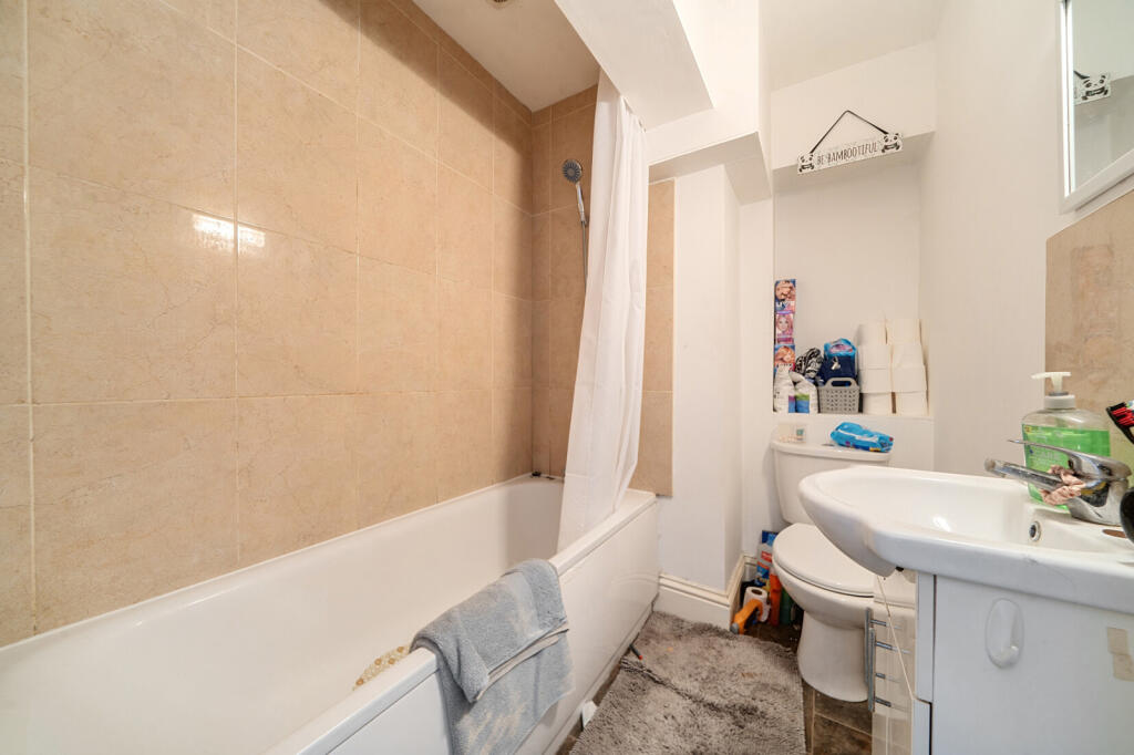 Apartment in Hemel Hempstead - View 5