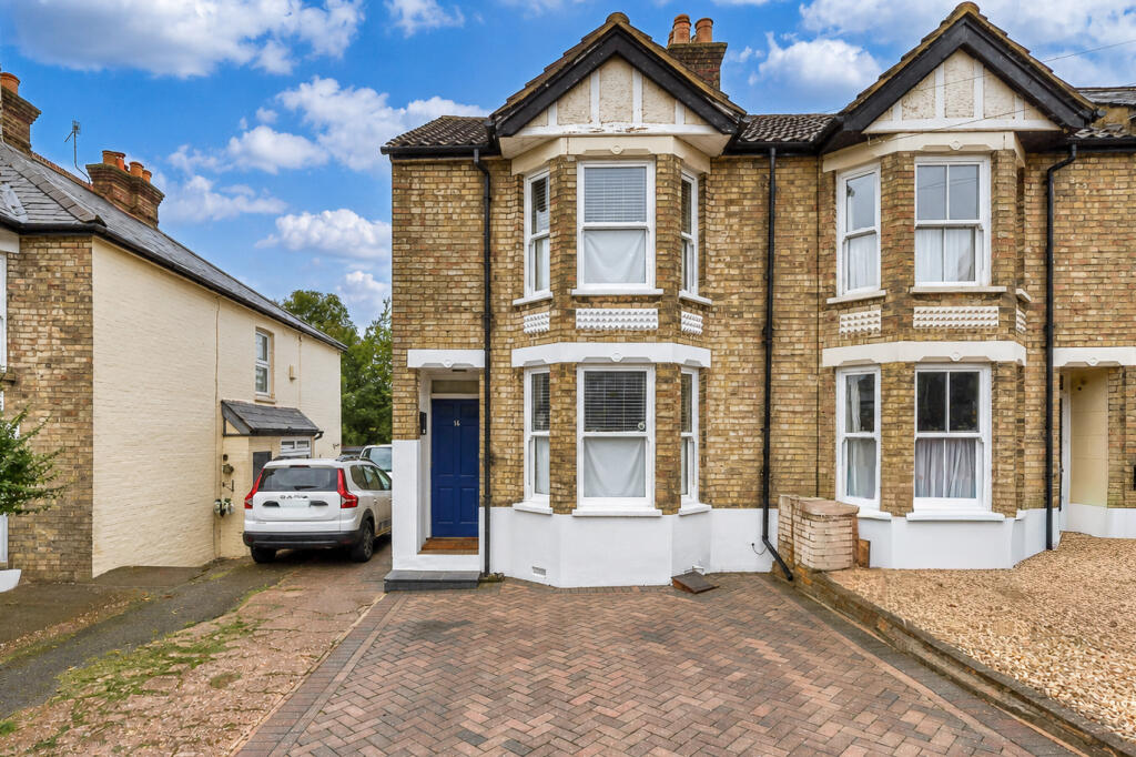 2-bed terraced on Totteridge Avenue, High Wycombe, Buckinghamshire, HP13, £400,000