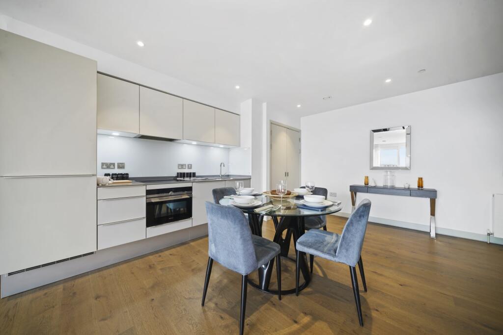 Apartment in London - More
