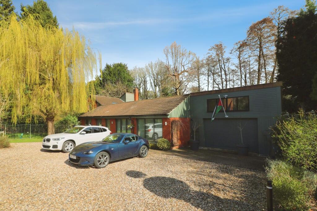 Main image of property: The Green, Welwyn, AL6