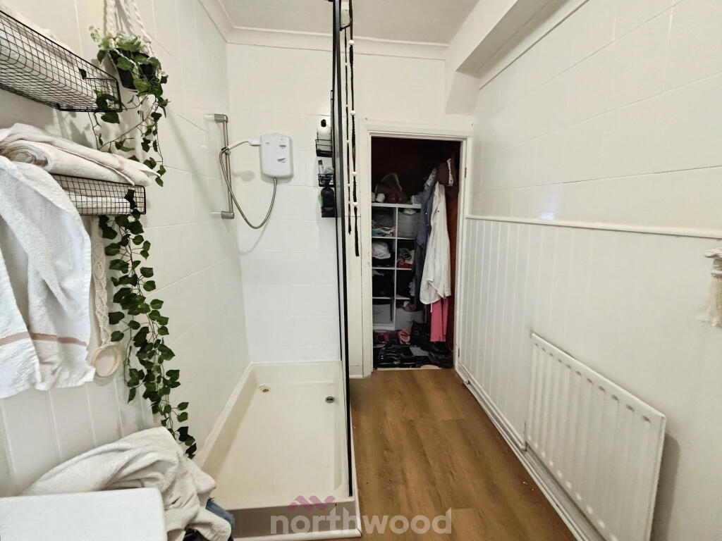 House in Wakefield, Hemsworth - View 3