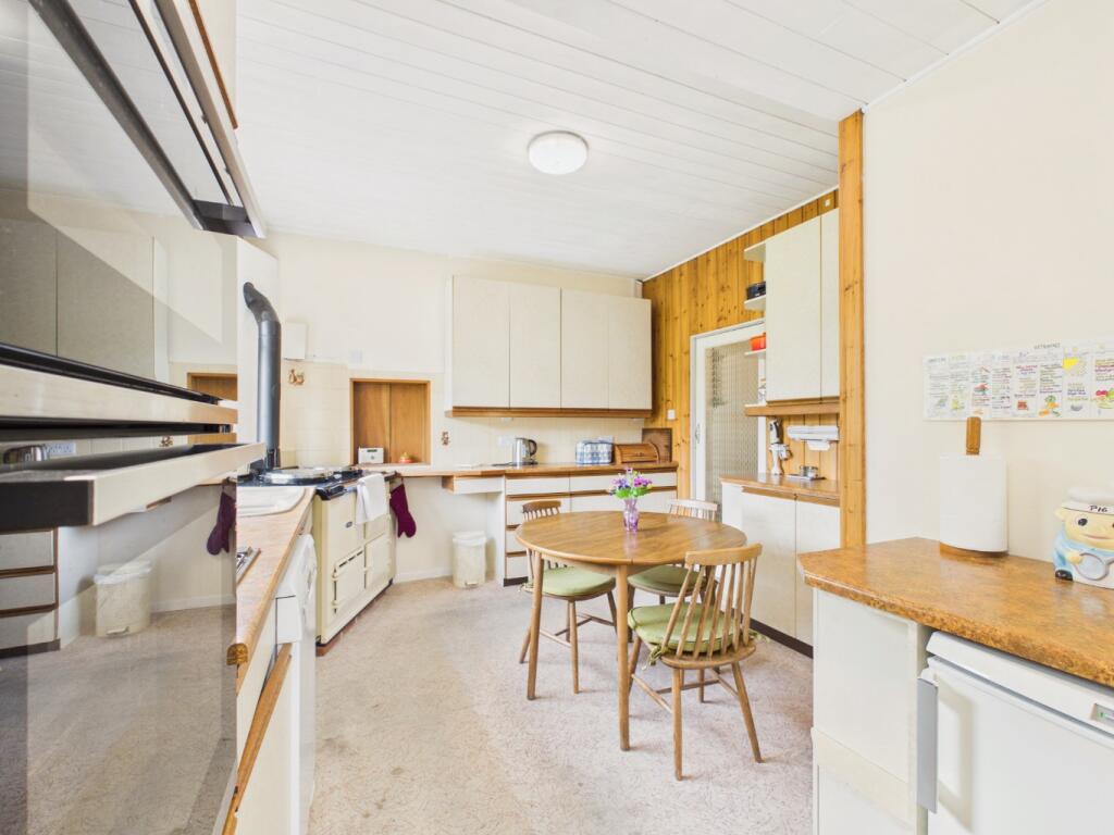 House in Hull - View 5