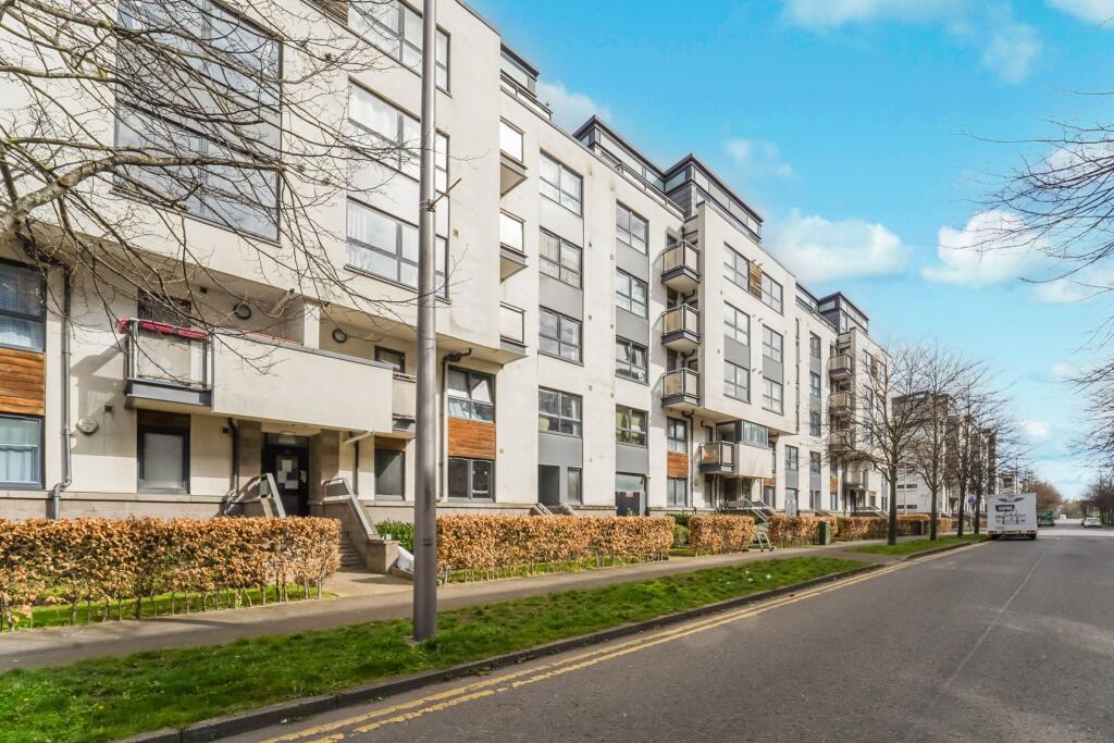 Main image of property: 56 (Flat 6) Waterfront Park, West Granton, Edinburgh
