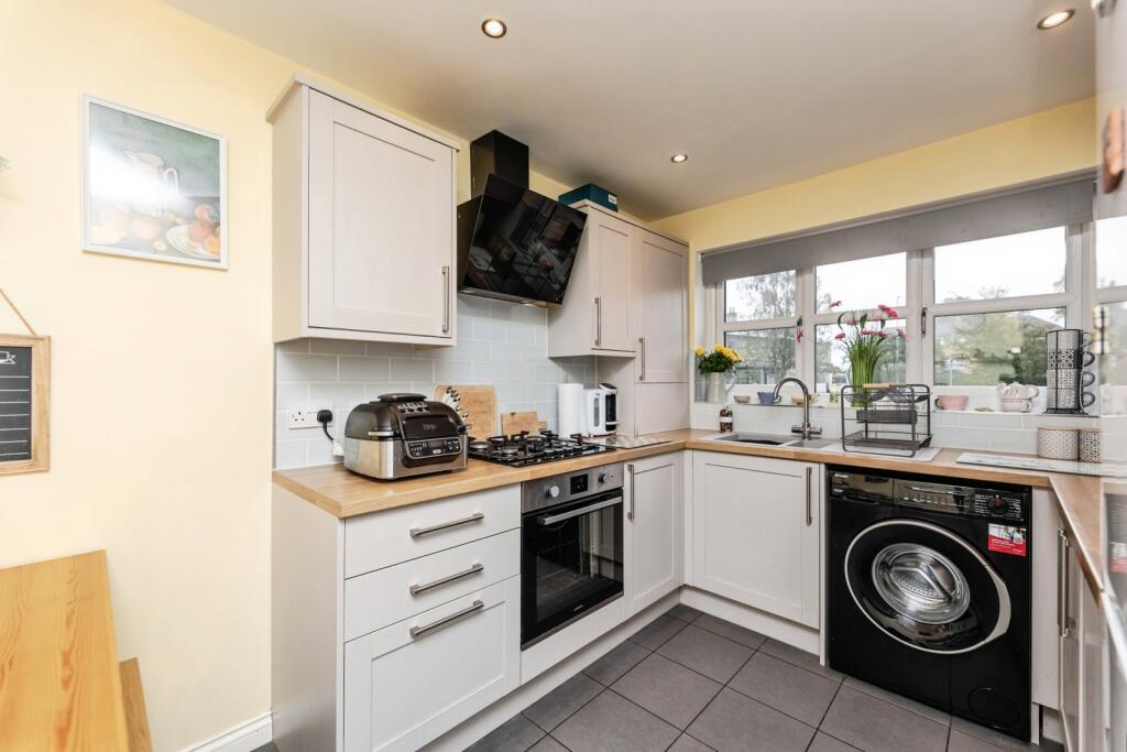 Fir Tree Court, Ferrybridge, West Yorkshire, WF11 photo 3
