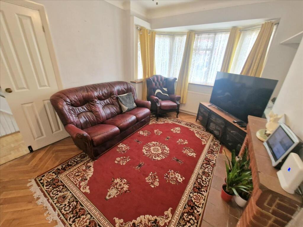 House in London - View 2