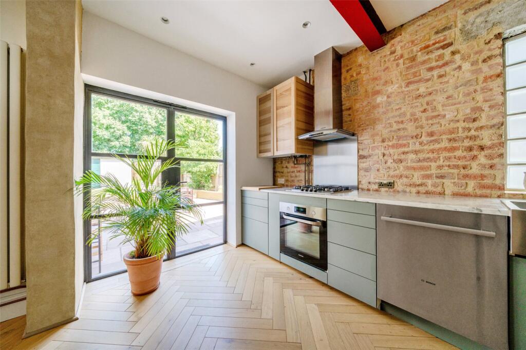 Main image of property: The Underwood, Eltham