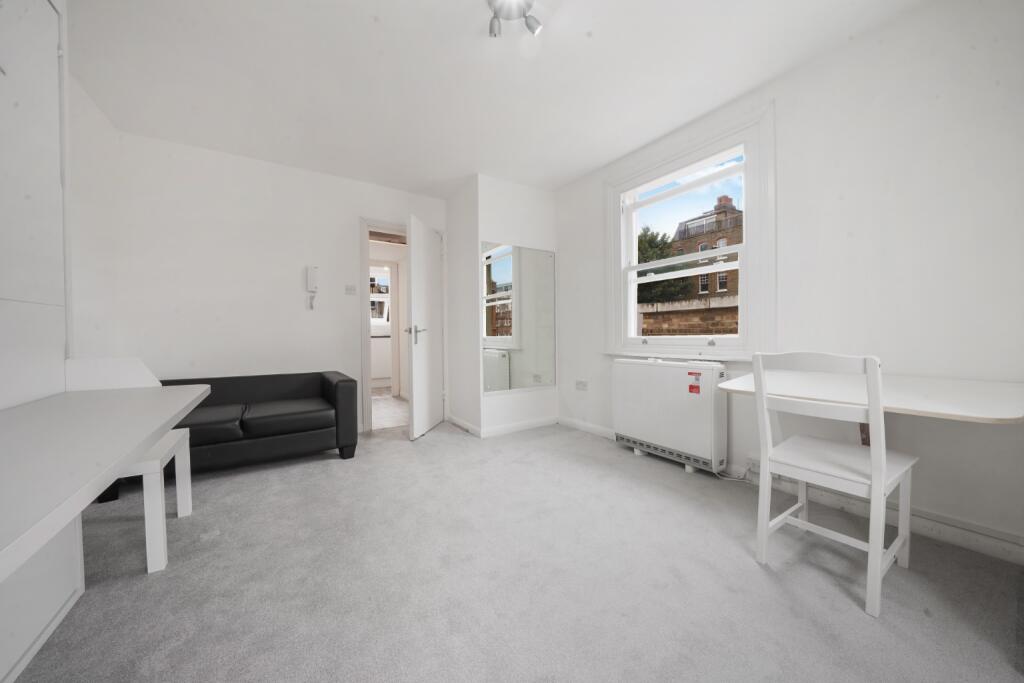 Studio flat for rent