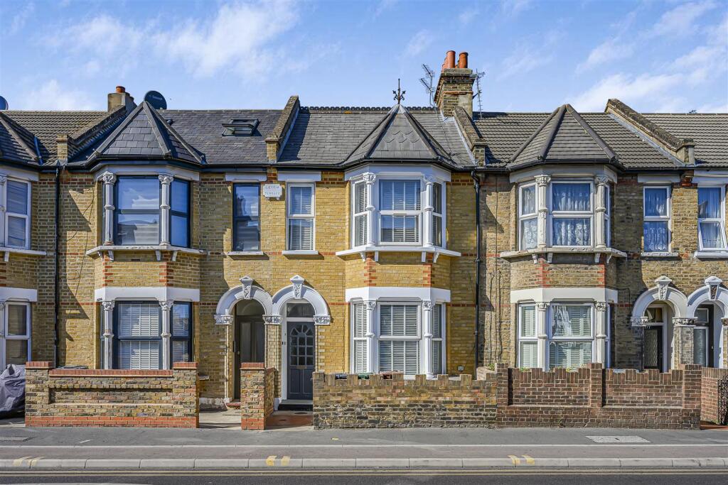 Main image of property: Forest Road, Walthamstow, E17