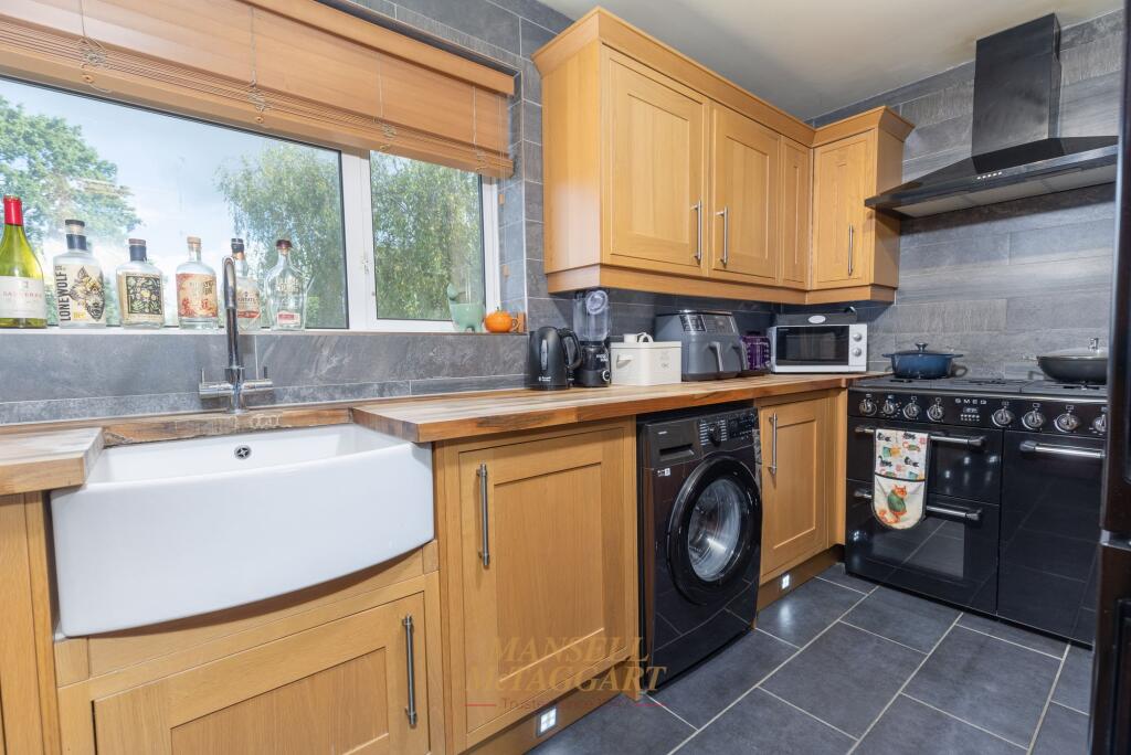 Apartment in Redhill - View 4
