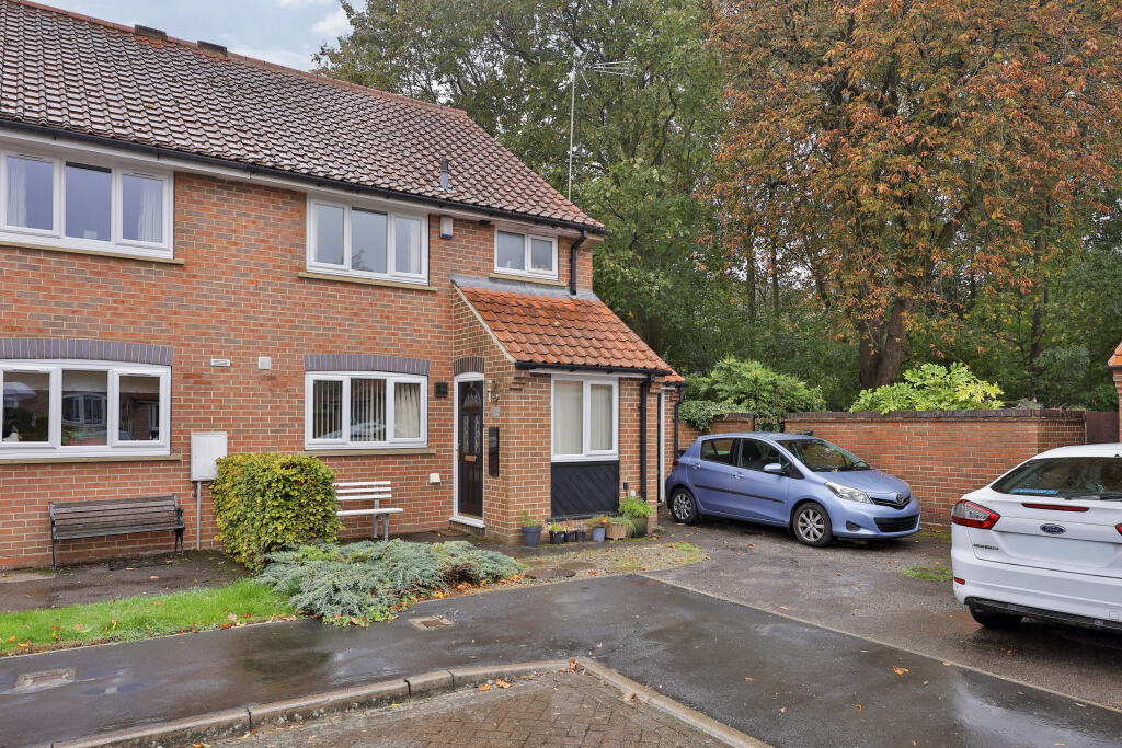 3-bed semi-detached on Juniper Close, New Earswick, York, £325,000