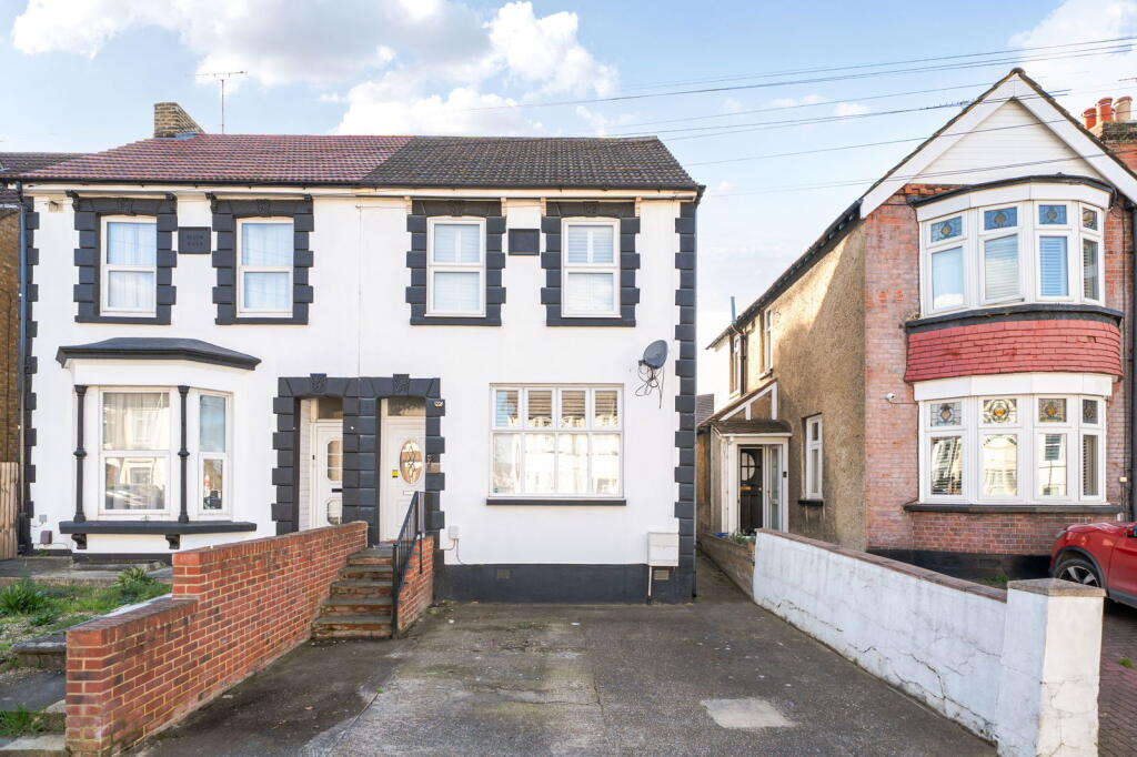 House in Gillingham, Hale - More