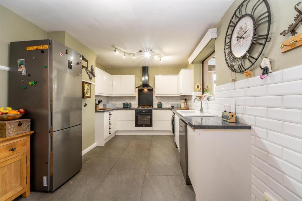Grantham Green, Borehamwood - View 6