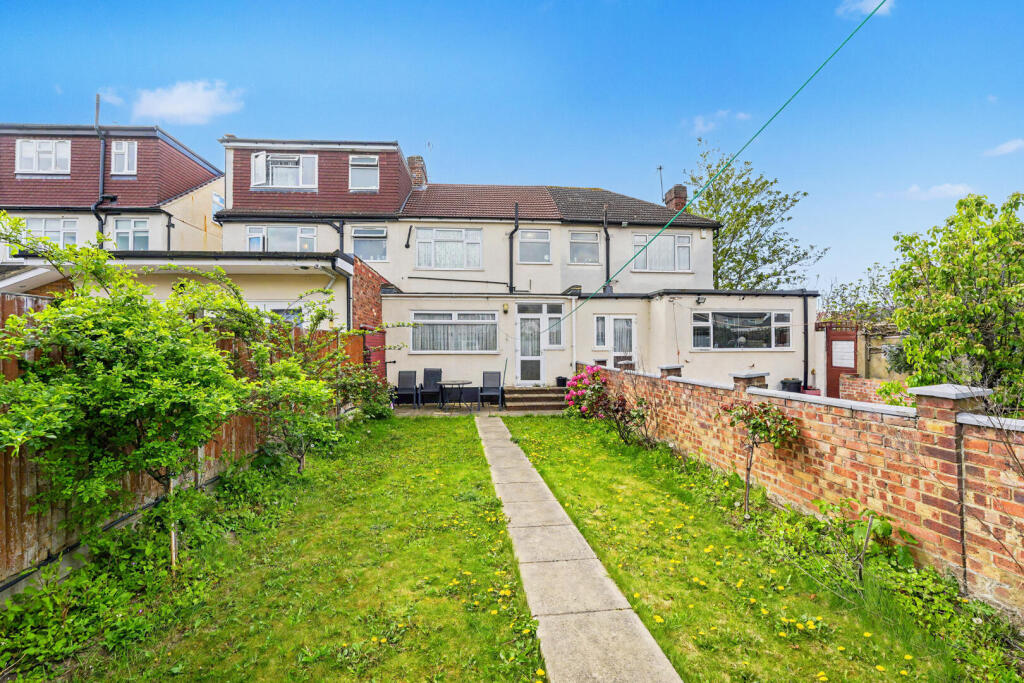House in Enfield, Enfield Highway, Ponders End - View 3
