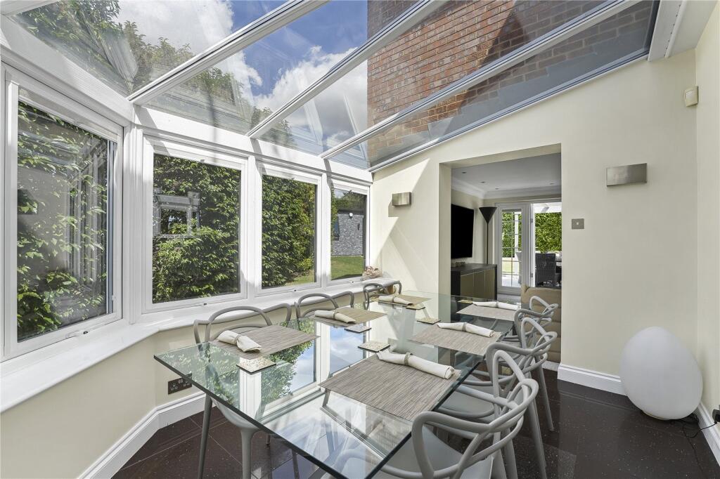 House in Bromley - More